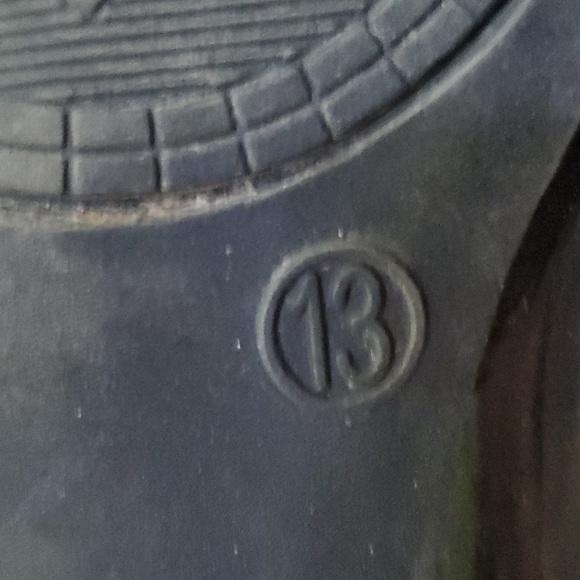 Kids black heels size 13 - Picture 3 of 3